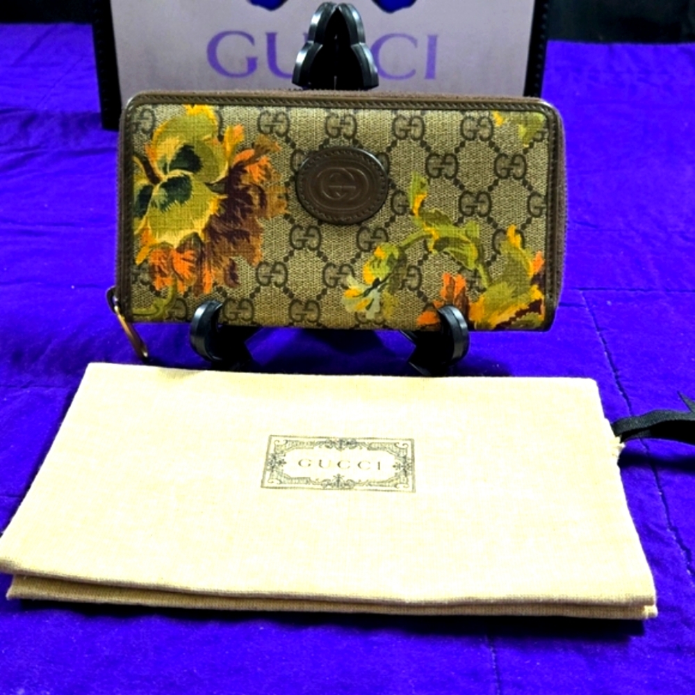 EUC GUCCI BLOOM FLORAL PATTERN OVER GG MONOGRAM WALLET WITH DUST BAG
